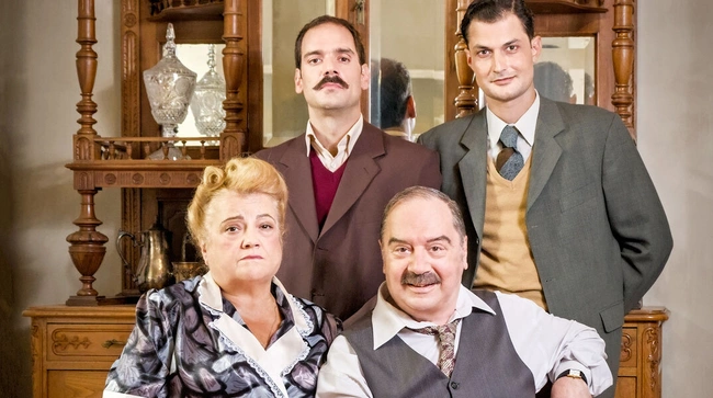 Η Δεξιά, η Αριστερά και ο κυρ Παντελής © Γιώργος Καβαλλιεράκης