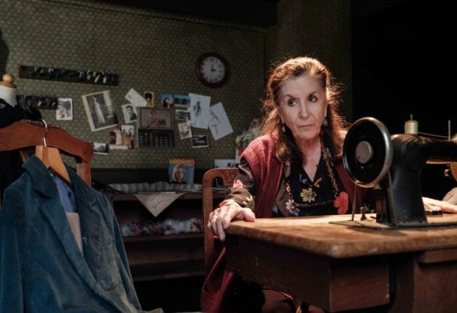 Νένα Μεντή | ΜΙΑ ΖΩΗ - Ο Μονόλογος μιας Μοδίστρας