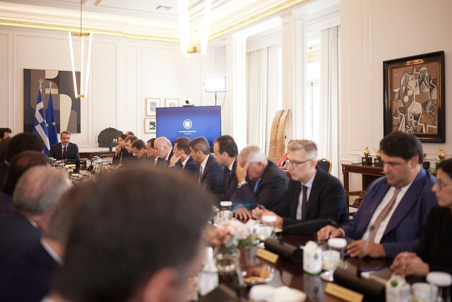 mitsotakis-ypoyrgiko3