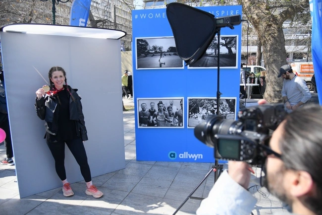Πορτρέτα γυναικών δρομέων από τον φωτογράφο Νίκο Ζήκο, γνωστό ως Nik Zik