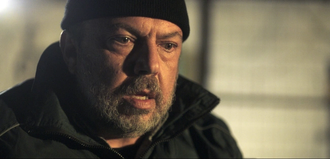 Πίσω από τις Θημωνιές