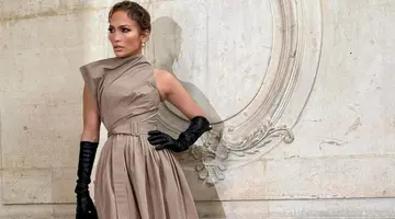 Η Τζένιφερ Λόπεζ στο Παρίσι για την Εβδομάδα Μόδας