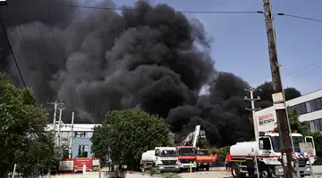Η φωτιά στο εργοστάσιο στην Κηφισιά